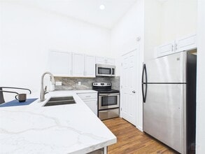 2216 San Gabriel St in Austin, TX - Building Photo - Building Photo