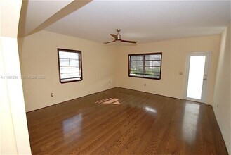 1525 Pennsylvania Ave in Miami Beach, FL - Foto de edificio - Building Photo