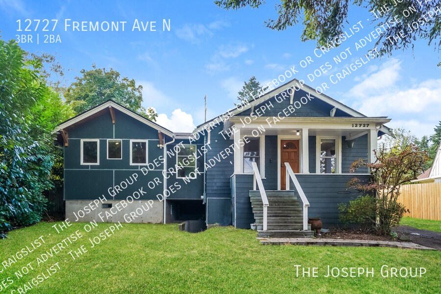 12727 Fremont Ave N in Seattle, WA - Building Photo