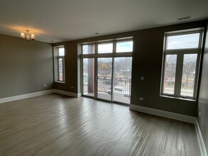 4853 N Western Ave, Unit 4 in Chicago, IL - Building Photo - Building Photo