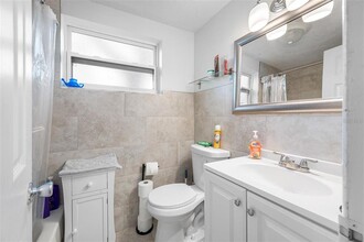 618 Dogwood Ct in Dunedin, FL - Building Photo - Building Photo