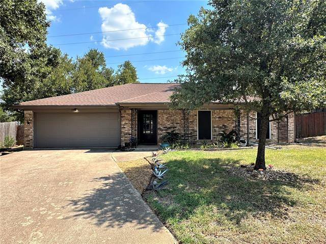 1707 Bedford Oaks Ct in Bedford, TX - Building Photo