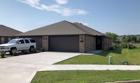 Building Photo - 425 Crestview Dr Apartments in Van Buren, Arkansas