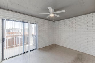 Luna Bear Arcos in Phoenix, AZ - Foto de edificio - Interior Photo