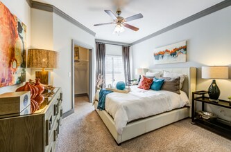 Avenues at Carrollton in Carrollton, TX - Foto de edificio - Building Photo