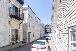 1-4 Schrepel Pl in Boston, MA - Building Photo