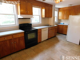 1539 Cambridge St, Unit 1 in Cambridge, MA - Building Photo