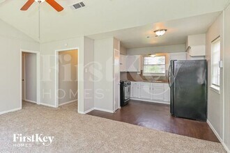 12811 Claygate Dr in Houston, TX - Building Photo - Building Photo