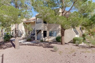 601 Cabrillo Cir in Henderson, NV - Foto de edificio - Building Photo