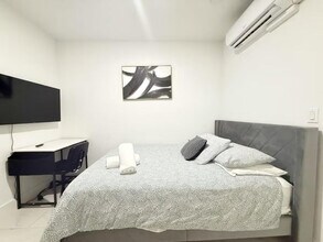 261 NW 34th St in Miami, FL - Building Photo - Building Photo