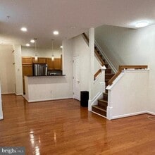 25 Crusader Ct in Germantown, MD - Building Photo - Building Photo
