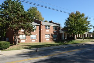 421-425 W 4th St Apartments