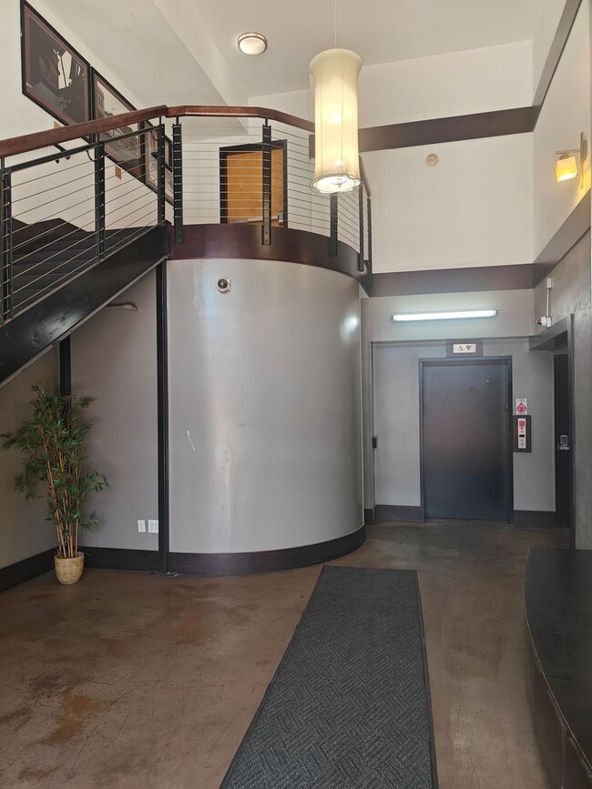 1333 W Broad St in Richmond, VA - Building Photo - Building Photo