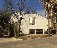 1910 Nueces St Apartments