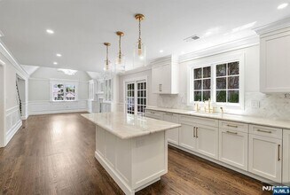 11 Carlton Ave in Ho Ho Kus, NJ - Building Photo - Building Photo
