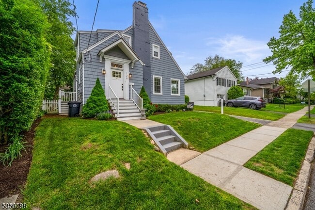 126 Center Ave in Chatham, NJ - Building Photo - Building Photo