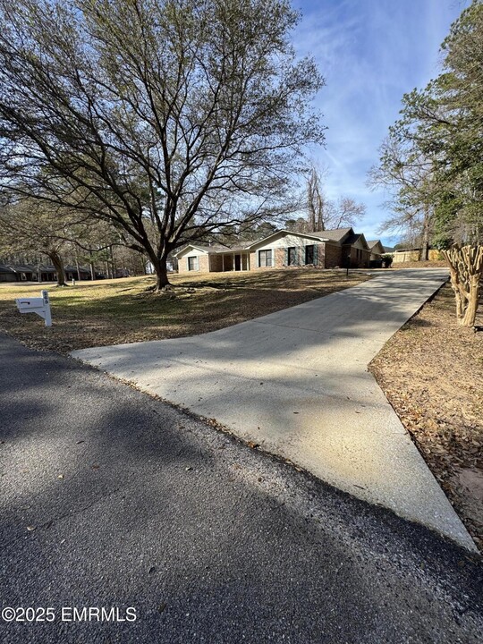 265 Oakwood Dr in Meridian, MS - Building Photo