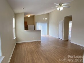 9617 Rau Ct in Charlotte, NC - Foto de edificio - Building Photo