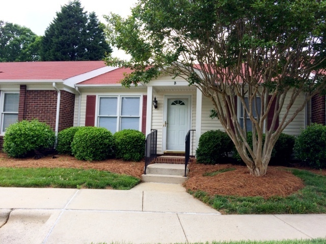 3536-B Lawndale Dr in Greensboro, NC - Building Photo