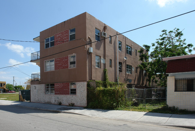 711 NW 5th Ave in Miami, FL - Building Photo - Building Photo