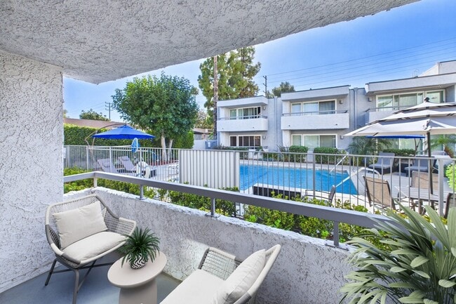 Blue North in Reseda, CA - Building Photo - Building Photo