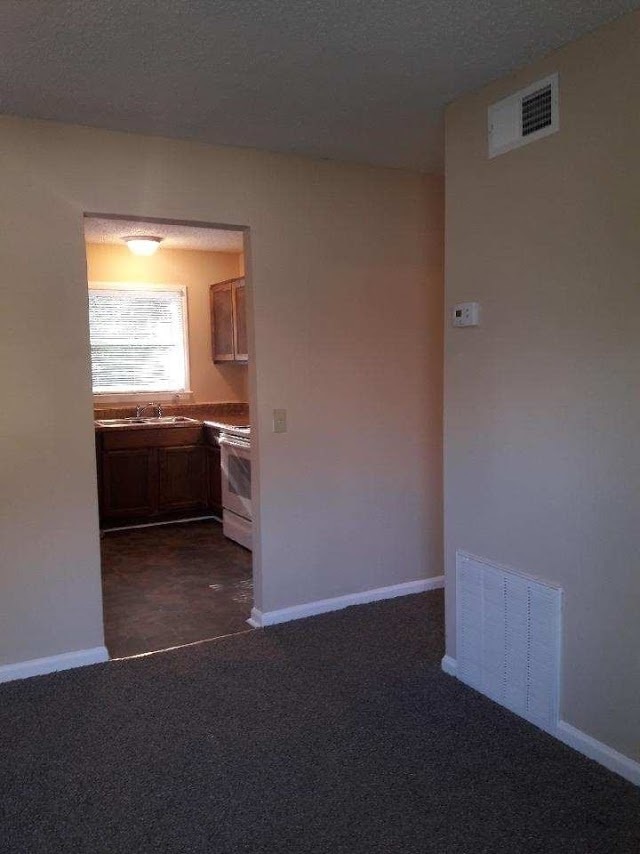 2818 Craig Point Rd in High Point, NC - Building Photo - Building Photo