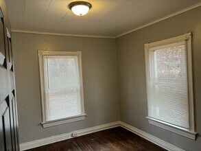 2427 Switzer Ave in Jennings, MO - Building Photo - Building Photo