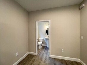 5 Lofty Vw in Weaverville, NC - Building Photo - Building Photo