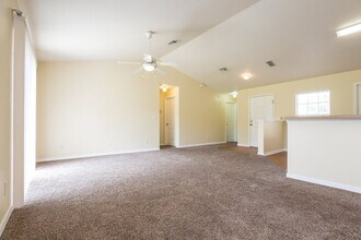 14915 Windy Mt Cir in Clermont, FL - Foto de edificio - Building Photo