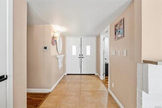 25121 Rivendell Dr in Lake Forest, CA - Foto de edificio - Building Photo