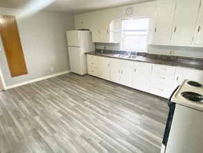 1704 Merrill Ave in Wausau, WI - Building Photo - Building Photo