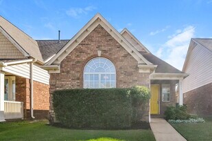 8573 Griffin Park Dr in Memphis, TN - Building Photo