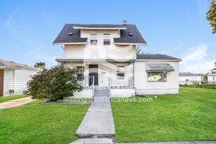 25163 Pearl St in Roseville, MI - Building Photo