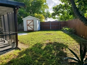 9400 SW 180th St in Palmetto Bay, FL - Building Photo - Building Photo