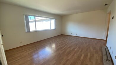 830 Williams Way in Mountain View, CA - Foto de edificio - Building Photo