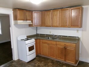 23 Brimmer Ave-Unit -Apt 1 in New Holland, PA - Foto de edificio - Building Photo