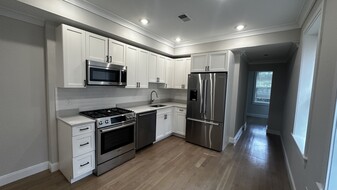 45 Englewood Ave, Unit 1 Apartamentos