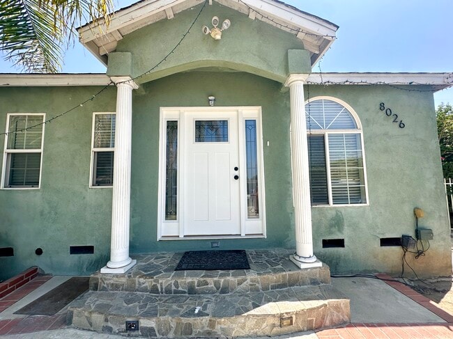 8026 Hinds Ave in Los Angeles, CA - Building Photo - Building Photo