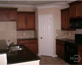 42 Weslyn Park Dr in Savannah, GA - Building Photo - Building Photo