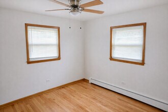 5834 W Montrose Ave in Chicago, IL - Building Photo - Building Photo