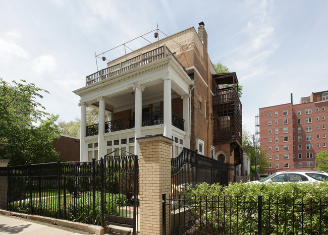 5114 S Blackstone Ave in Chicago, IL - Building Photo - Building Photo