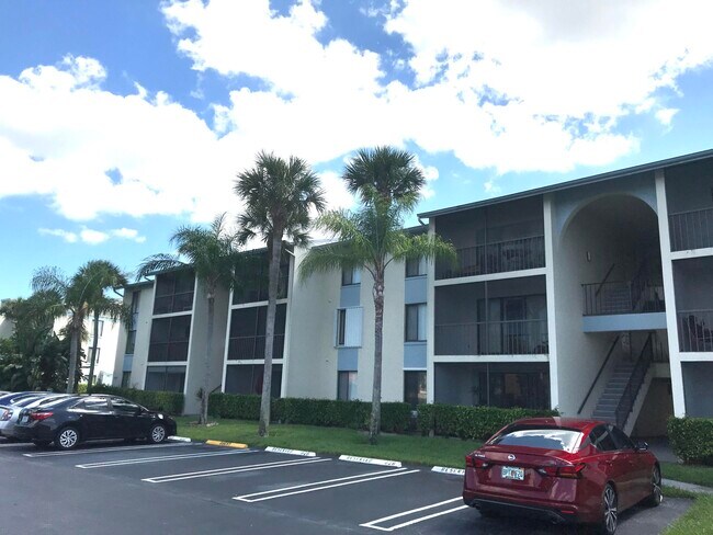 1107 Green Pine Blvd in West Palm Beach, FL - Building Photo - Building Photo