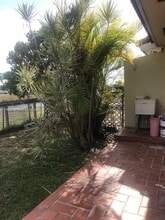 7920 Grand Canal Dr in Miami, FL - Building Photo - Building Photo