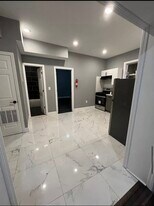 495 Clinton Ave, Unit 1 in Newark, NJ - Building Photo