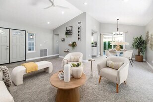 2725 Glasgow Dr in Carlsbad, CA - Building Photo