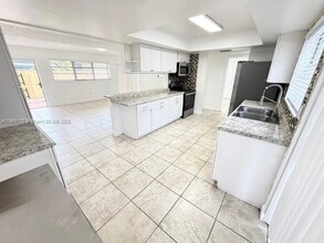 11570 SW 83rd Ter in Miami, FL - Building Photo - Building Photo
