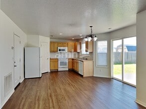 1285 N Meadowhills Ave in Star, ID - Building Photo - Building Photo