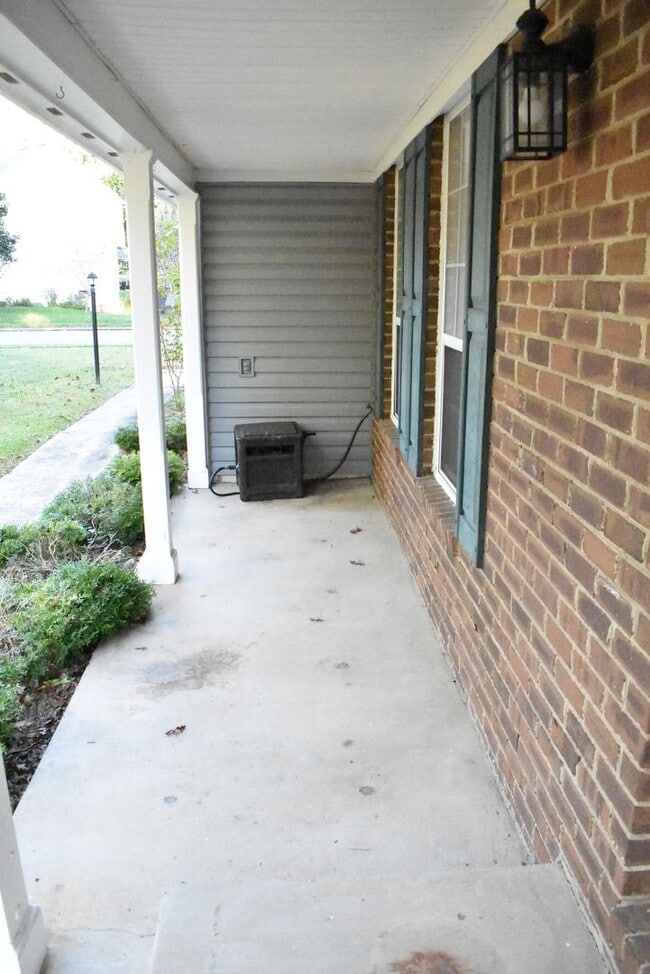 12107 Fort Craig Dr in Woodbridge, VA - Building Photo - Building Photo