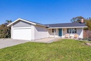 1100 Merrill Ct in Dixon, CA - Building Photo