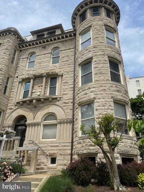 property at 2107 S St NW